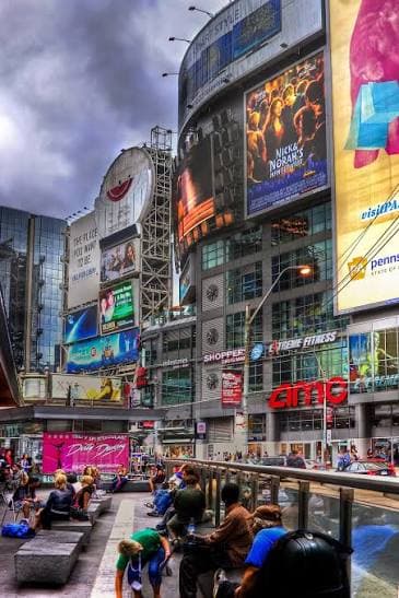 Yonge-Dundas Square