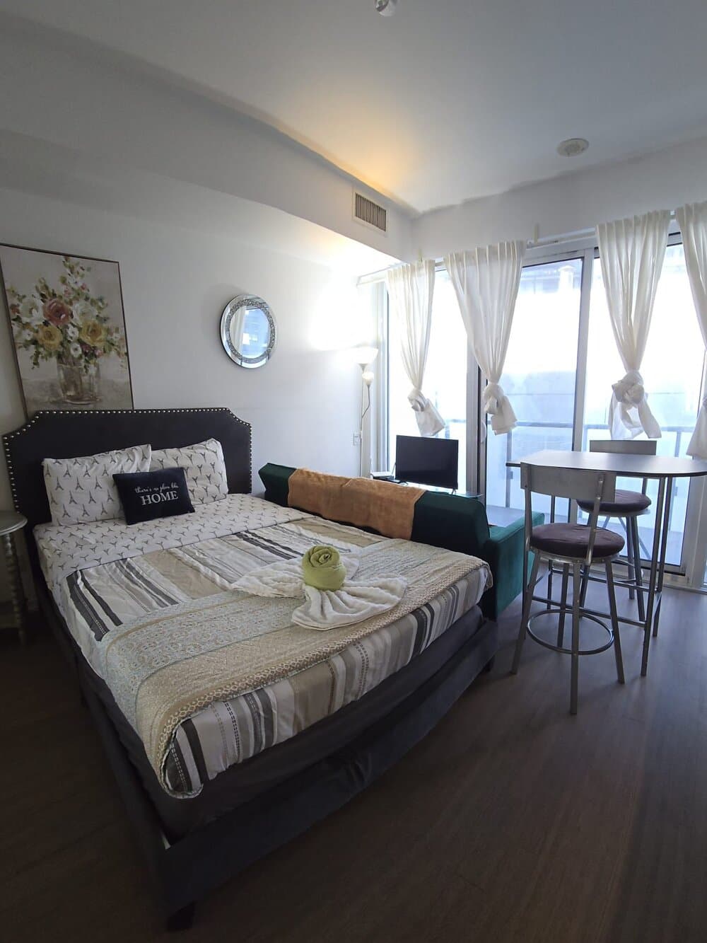 living_room_view1.jpg