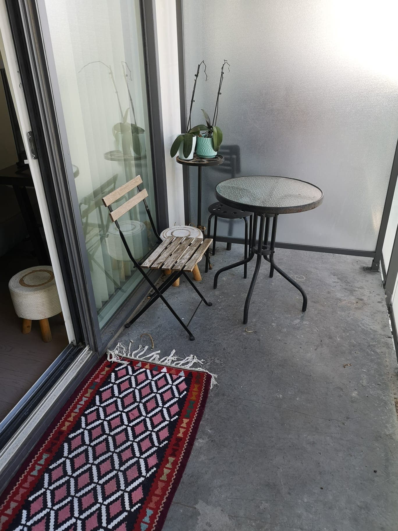 balcony1.jpg