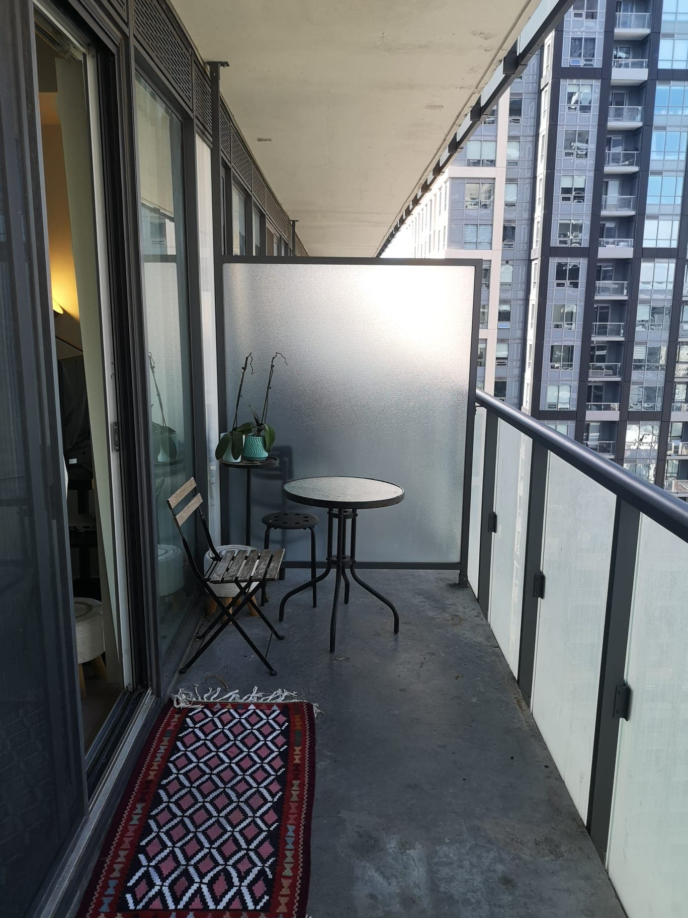 balcony2.jpg