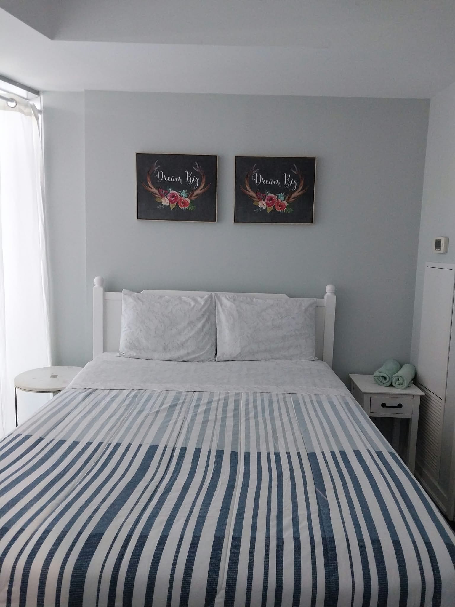 bedroom_bed.jpg