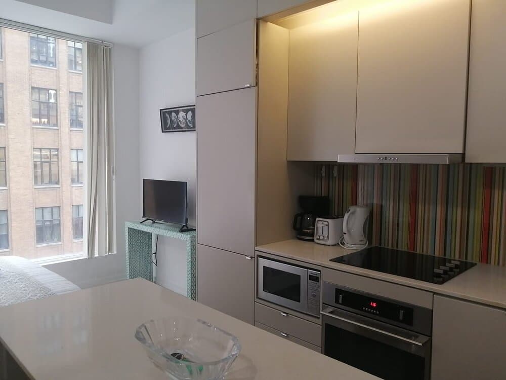 Downtown Skyline — 1 Bedroom Entertainment Area